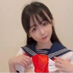 OnlyFans清纯妹子（yuahentai）日系水手服，眼波撩人风情万种【64V，13.4G】